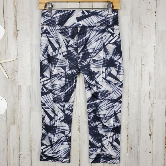 Danskin Now Fitted Capri Leggings Gray Size XS 0-2 - Picture 6 of 12